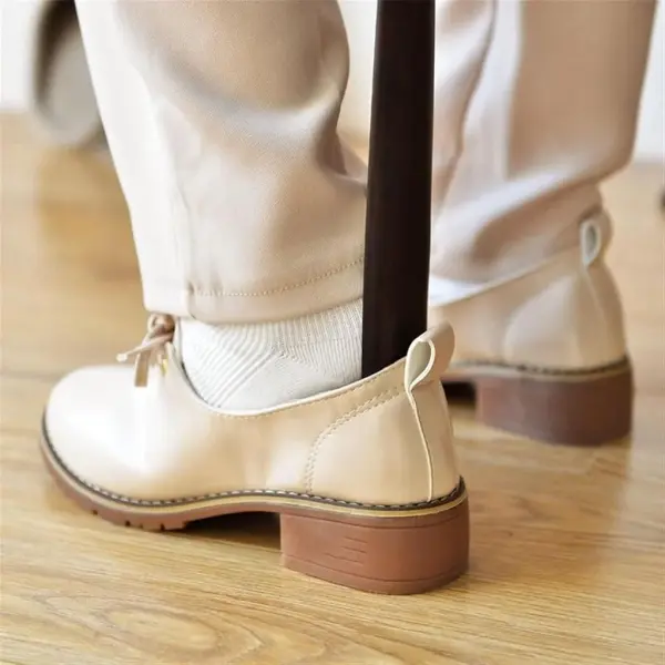 Extra Long Wooden Shoehorn with Stable Base - Ergonomic Shoe Helper Spoon for Seniors, Kids & Disabled - Effortless Footwear Assistance for Easy Wear