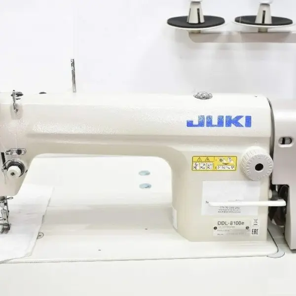 Juki DDL-8100e ECONOMIC Lockstitch Industrial Sewing Machine, White, Single Needle, Up to 4500 Stitches per Minute, Assembly Required