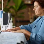 Ber­net­te b08 Straight Stitch Sewing Machine with Rotary Cutter, 12×18 Cutting Mat & Scissors