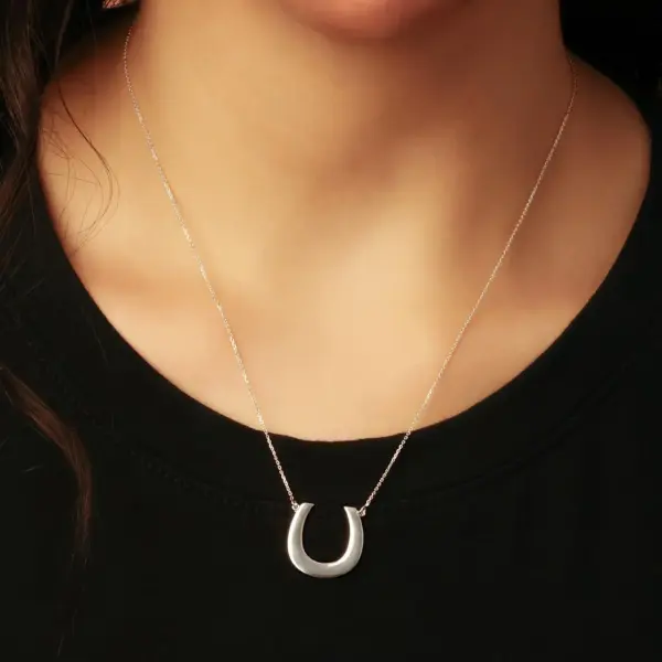 925 Sterling Silver Lucky Horseshoe Pendant Necklace